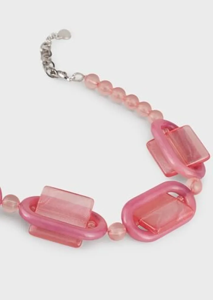 Necklace with plexiglass spheres and geometric details
