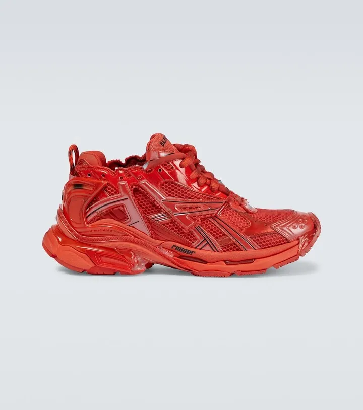 Runner sneakers