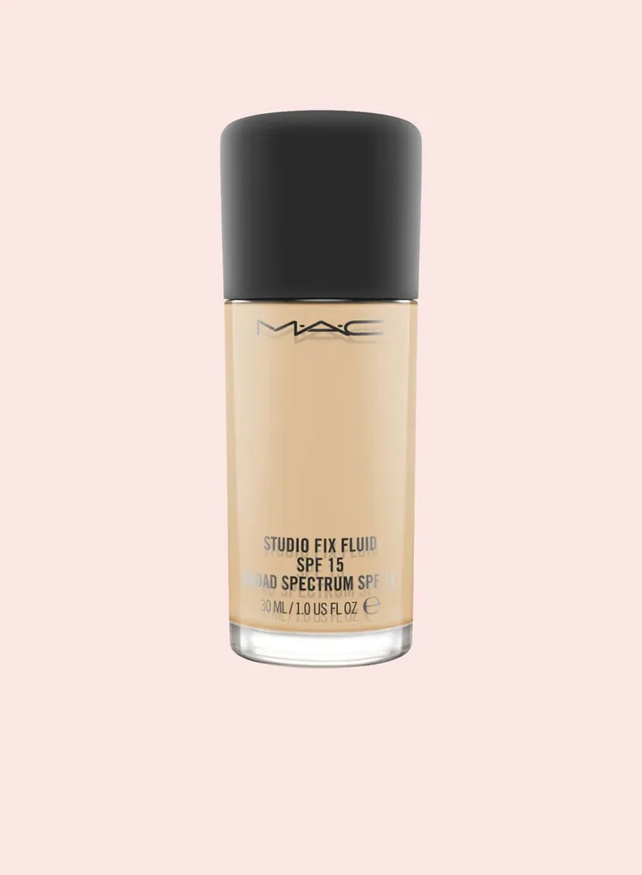 Studio Fix Fluid SPF 15 Foundation - NC20