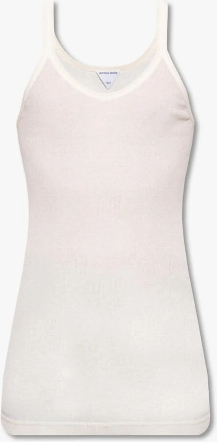 Sleeveless T-shirt