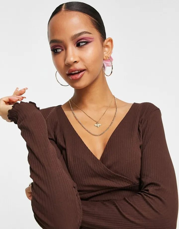 Monki rib long sleeve top in brown