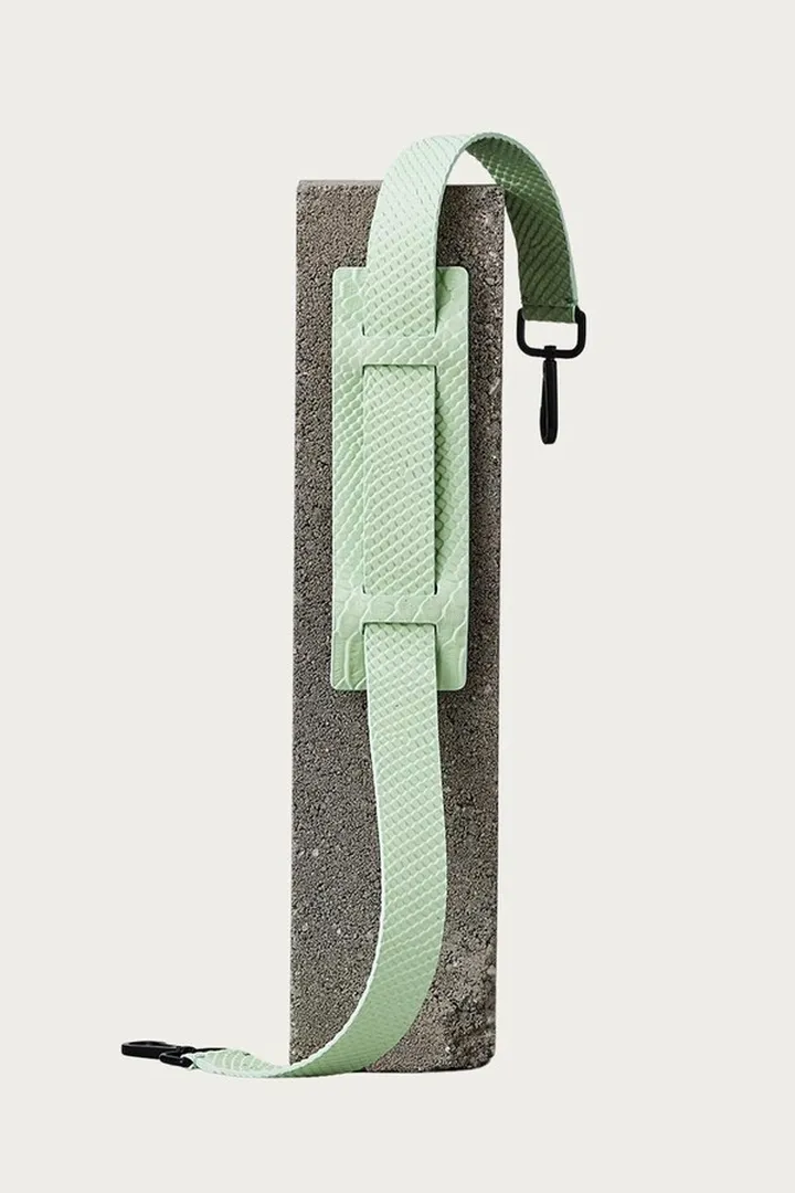 Leather Shoulder Strap in Mint Python