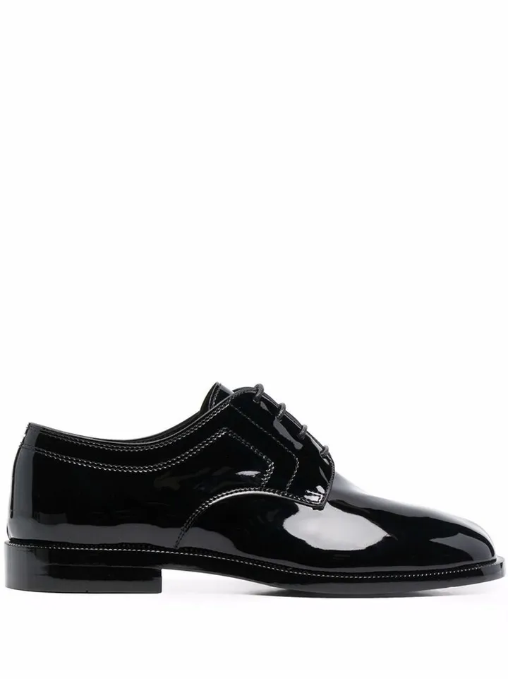 Tabi-toe lace-up shoes