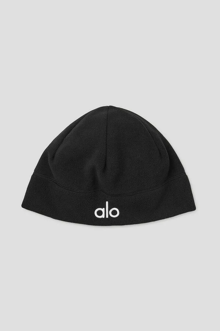 Performance Fleece Beanie Hat in Black | Alo Yoga®
