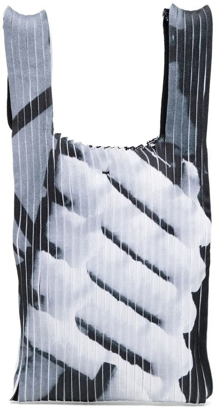 Graphic-Print Knitted Tote Bag