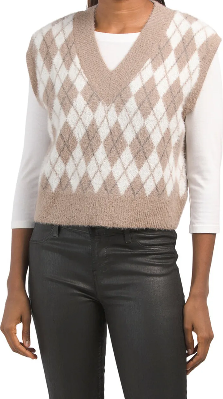 Sleeveless Argyle V-neck Vest