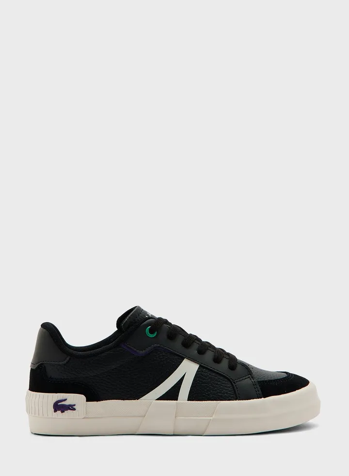 L004 222 1 Low Top Sneakers