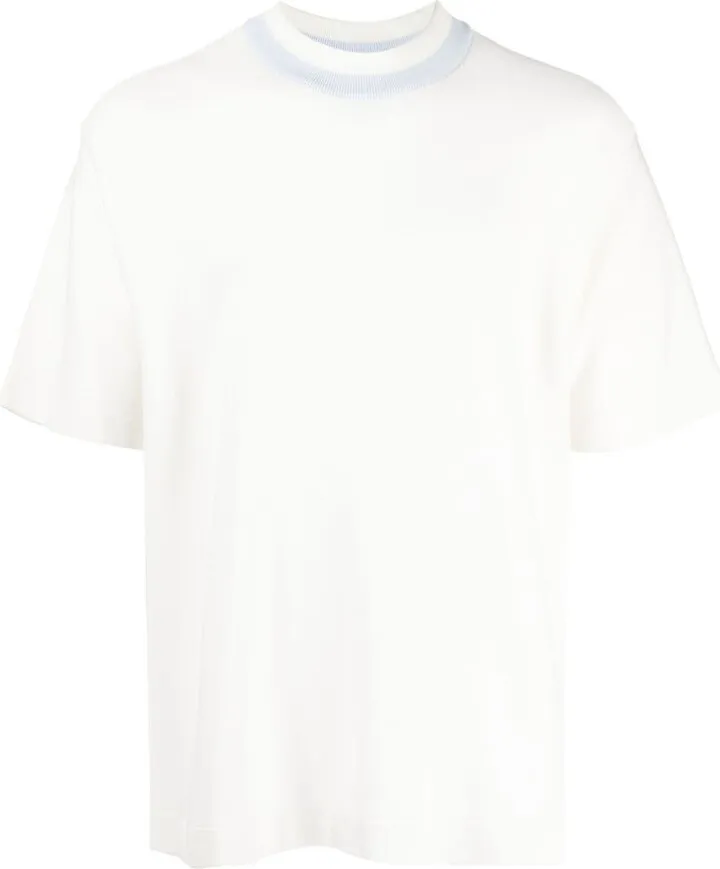 short-sleeved T-shirt