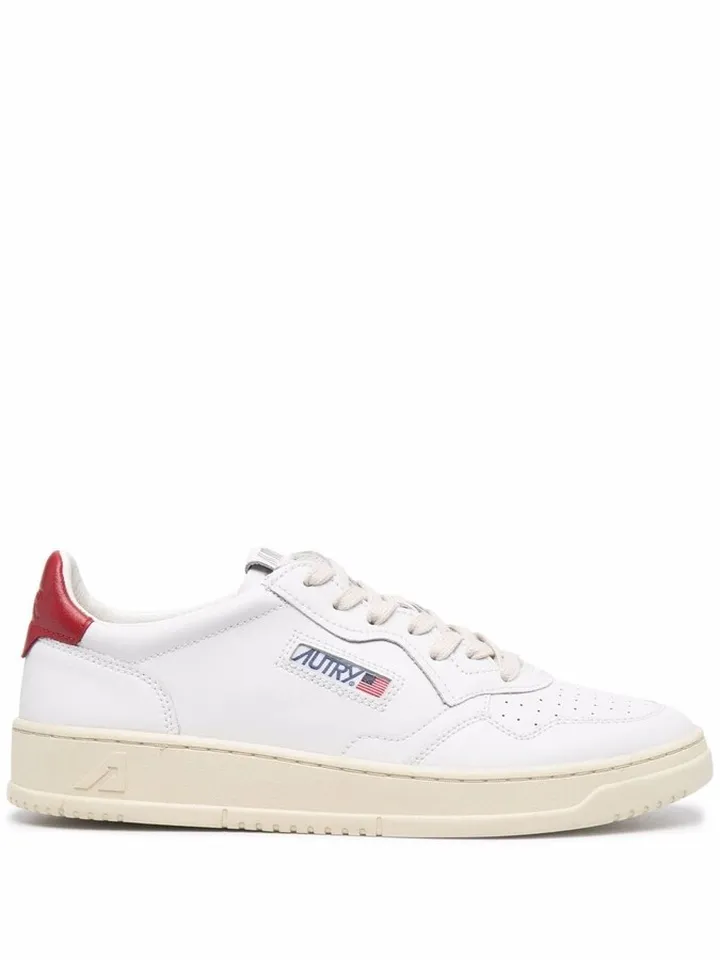 Medalist low-top sneakers