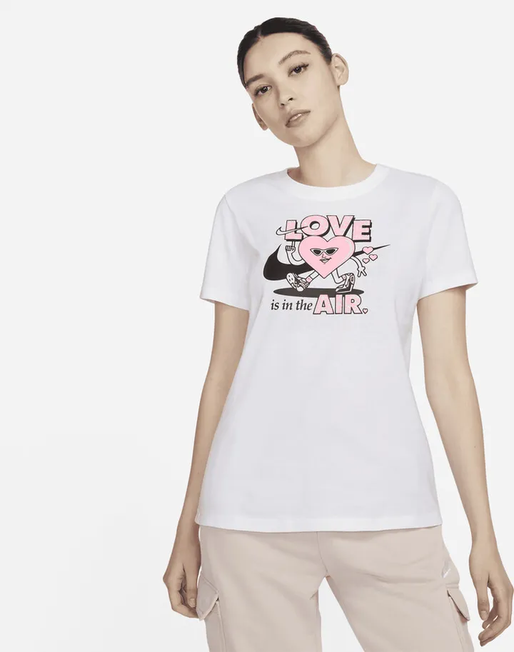 Women's Nike Sportswear Short-Sleeve T-Shirt in White