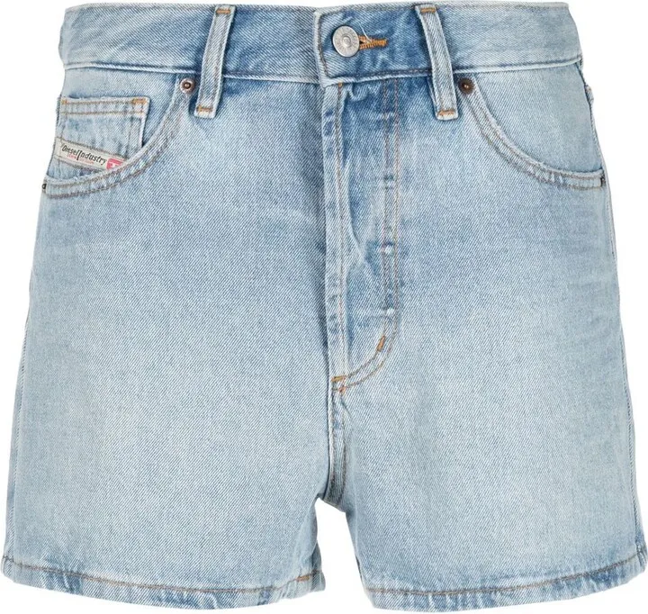 Light-Wash Denim-Shorts
