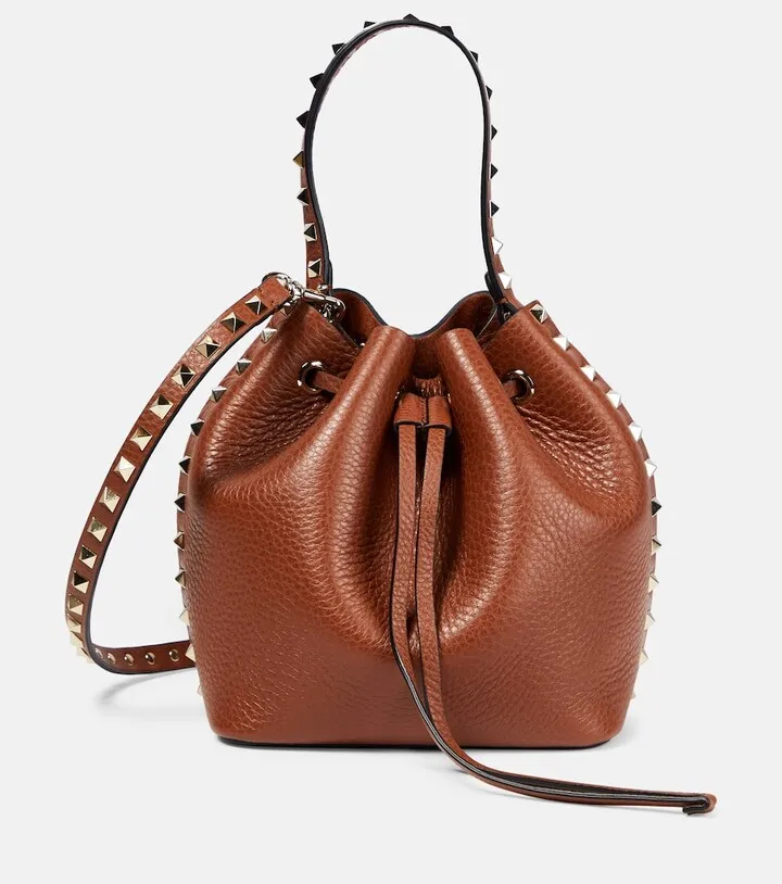 Rockstud Small leather bucket bag