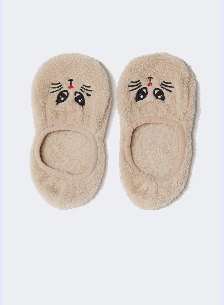 Plush Fur Detailed Home Slippers