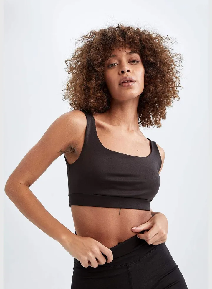 Woman Crew Neck Knitted Bra