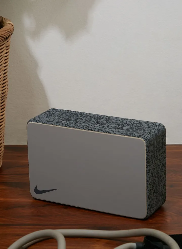 Logo Mastery Yoga Block