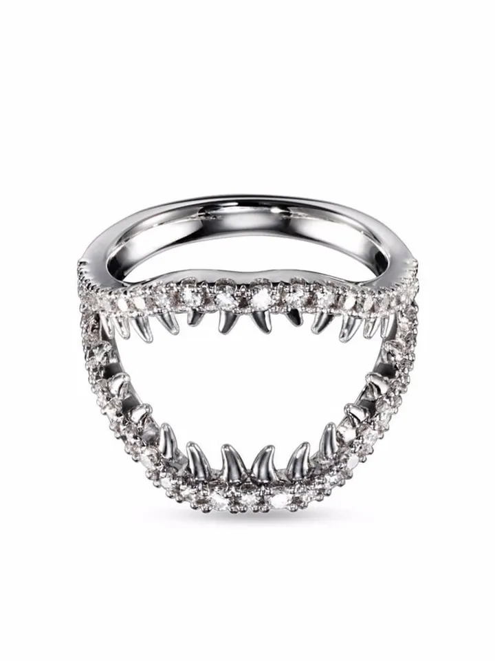 18kt white gold Collection Line Danger gulper diamond ring