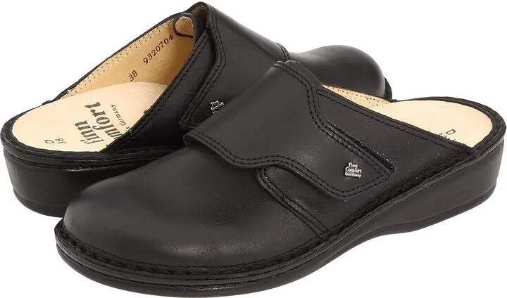 Finn Comfort Aussee - 82526 (Black Leather Soft Footbed) Women's Clog Shoes