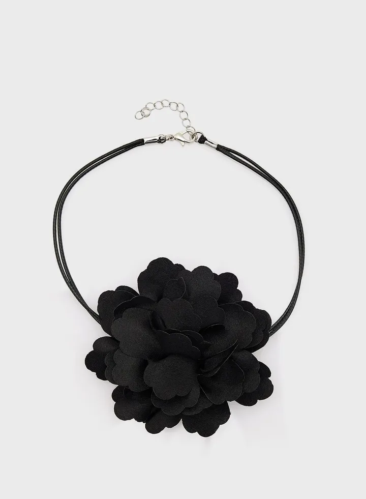 Rose Choker