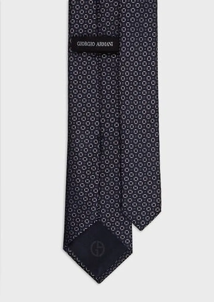 Silk jacquard tie