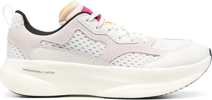 Logo-Patch Low-Top Sneakers