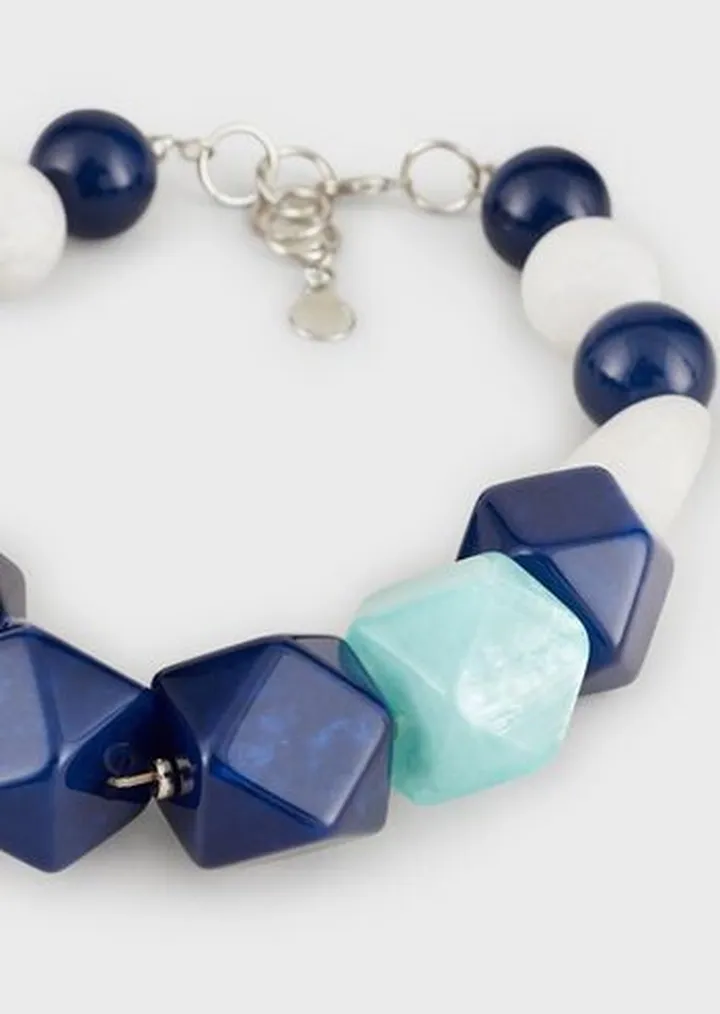 Choker necklace with resin stones and spheres