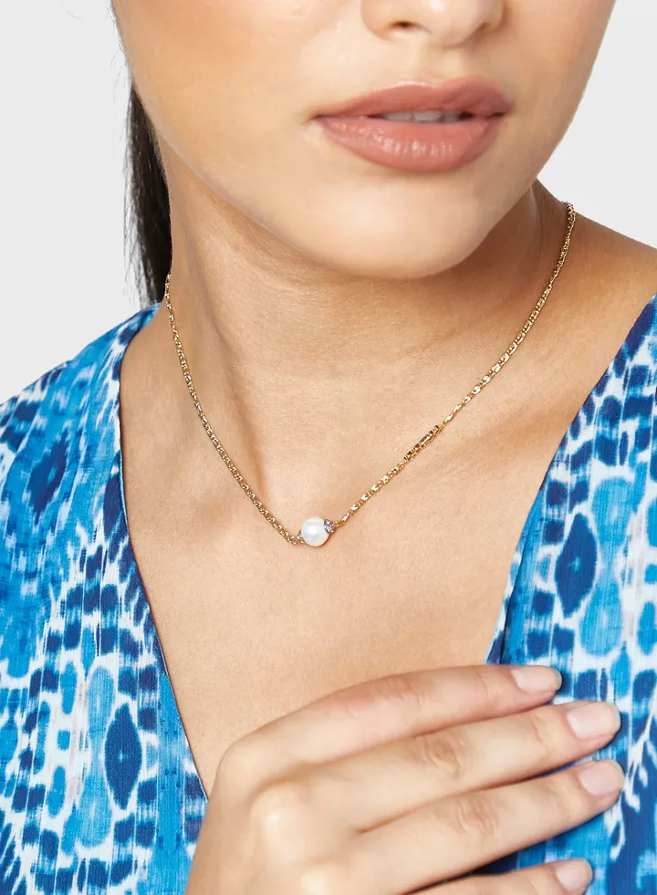 Central Pearl Chain Necklace