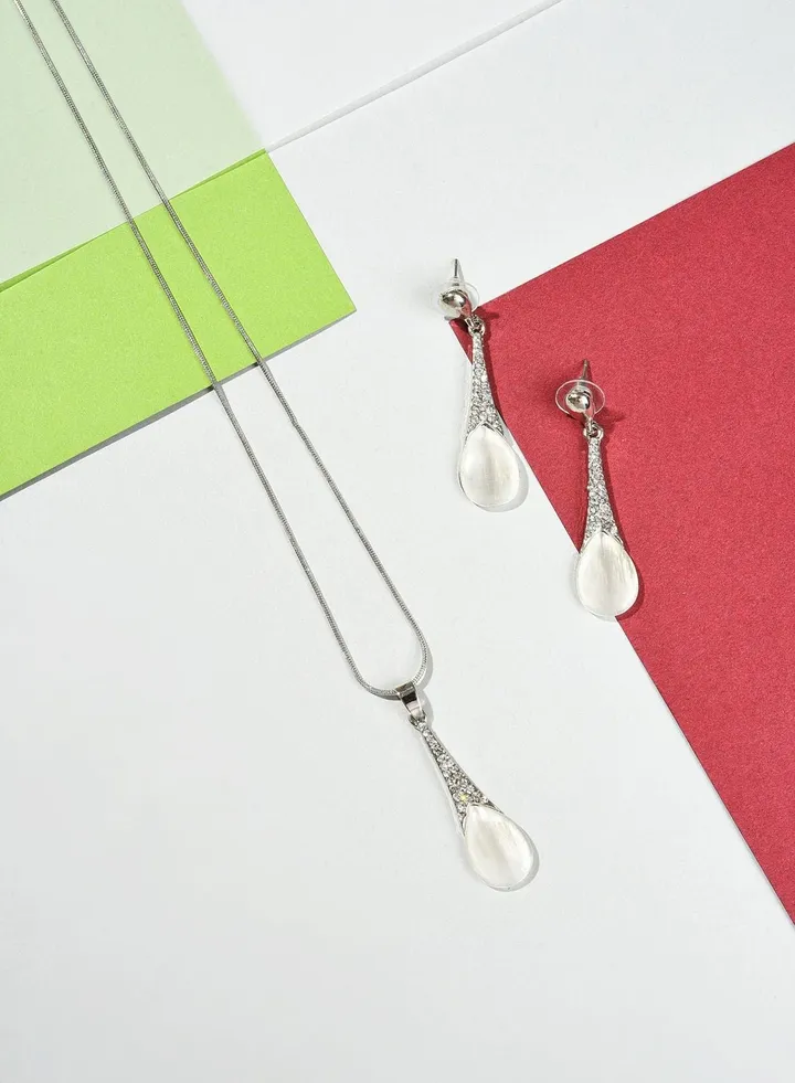 Silver Plated Designer Stone Necklace and Earring Set Jewellery Set
