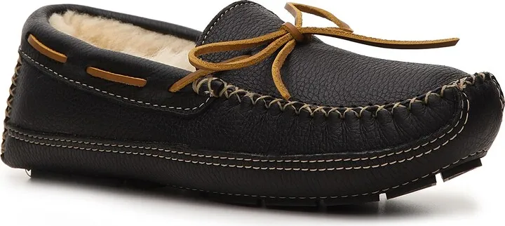 Minnetonka Sheepskin Lined Moose Slipper