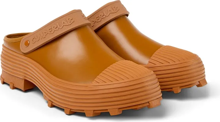 Traktori Clog