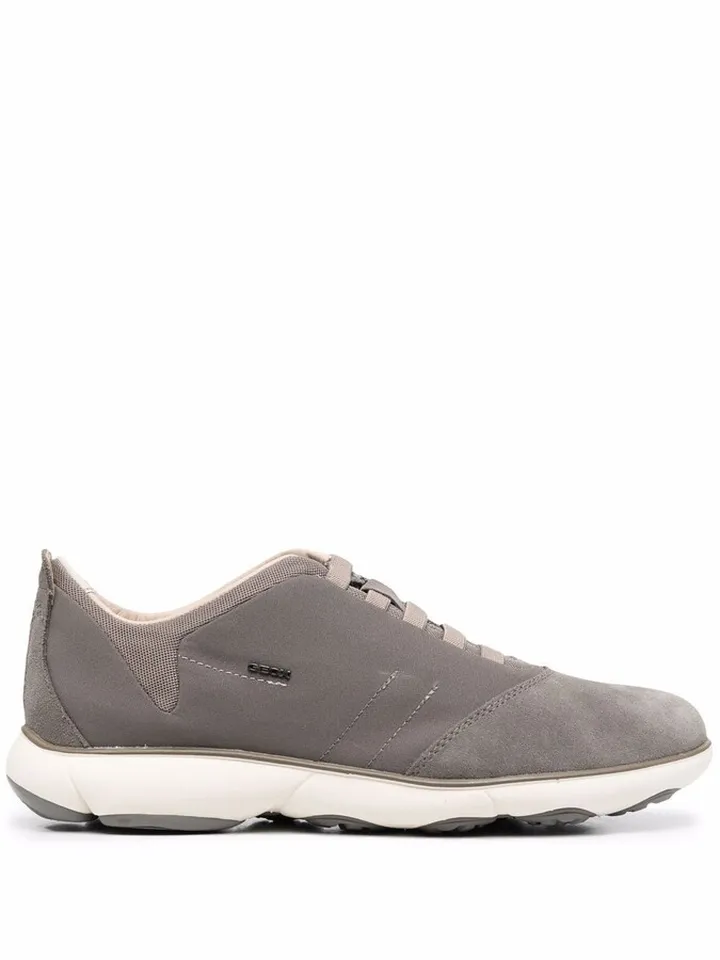 Nebula low top sneakers