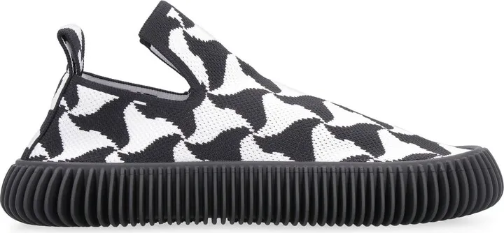 Wavy Triangle Slip-on Sneakers