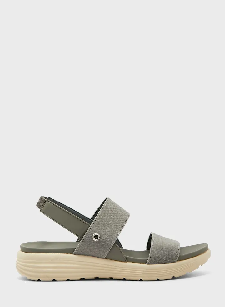 Yanna Flats Sandals