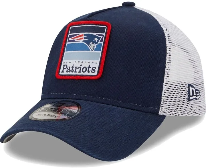 Men's Navy and White New England Patriots Gradient Trucker 9FORTY Snapback Hat