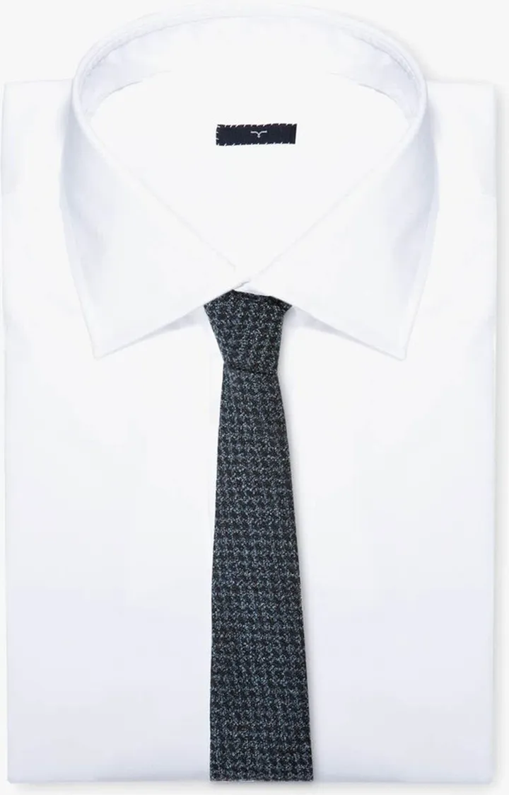Silk tie