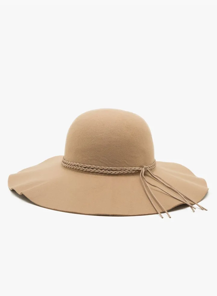 Classic Hat Tassel Detail
