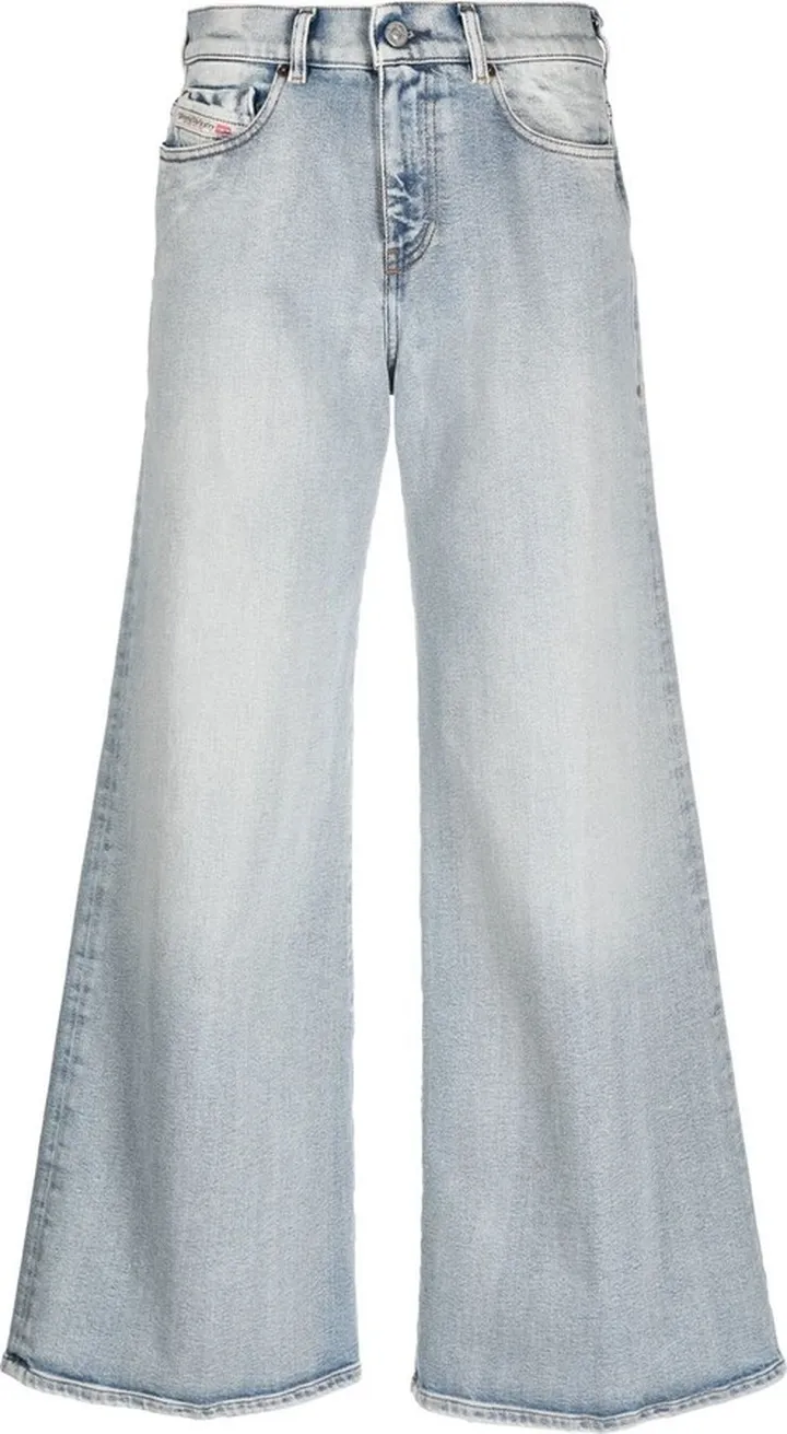 Wide-Leg Jeans