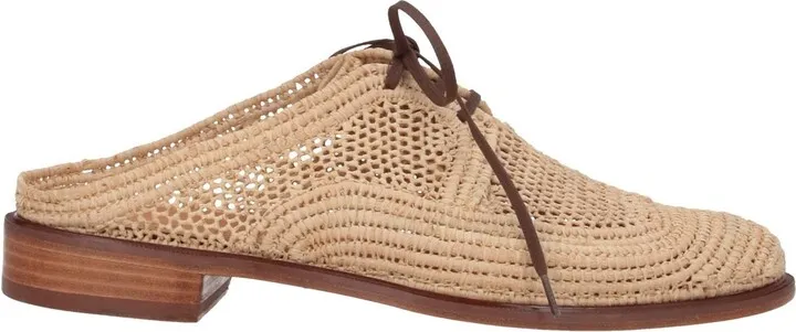 Mules & Clogs Beige