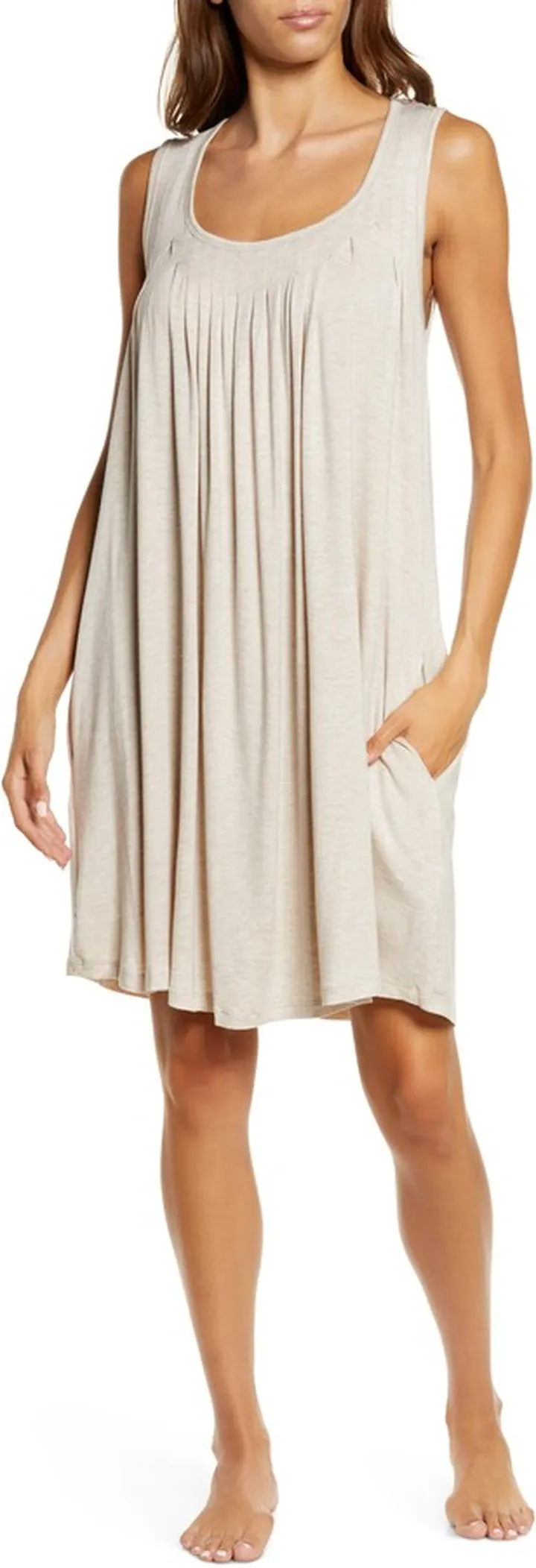 Women's Pleat Front Sleeveless Nightgown