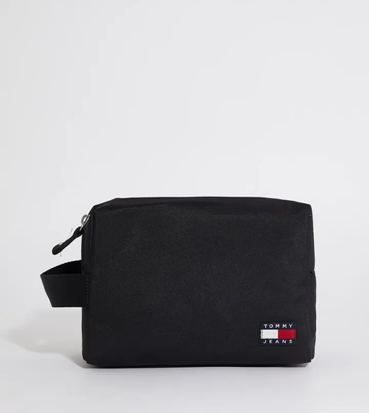 Essentail Flaf Detail Toiletry Bag