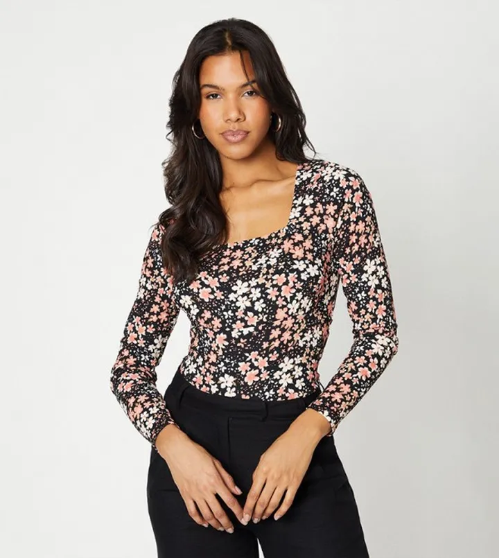 Square Neck Long Sleeves Top