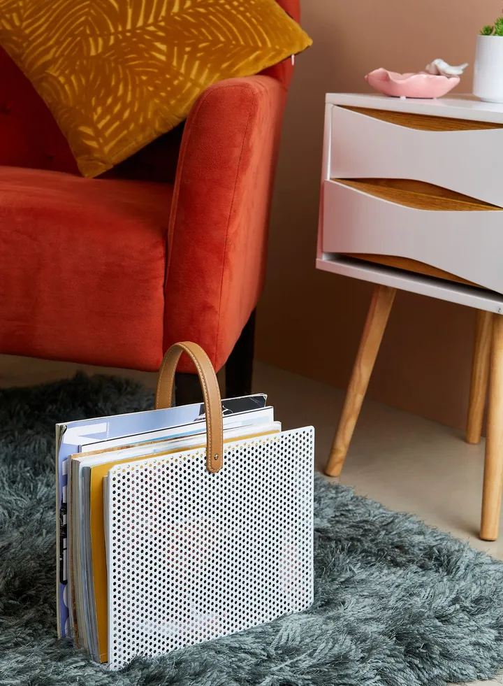 White Perky Mesh Magazine Rack