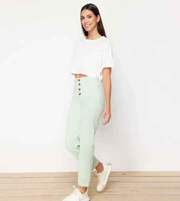 Button Detail Carrot Fit Jeans