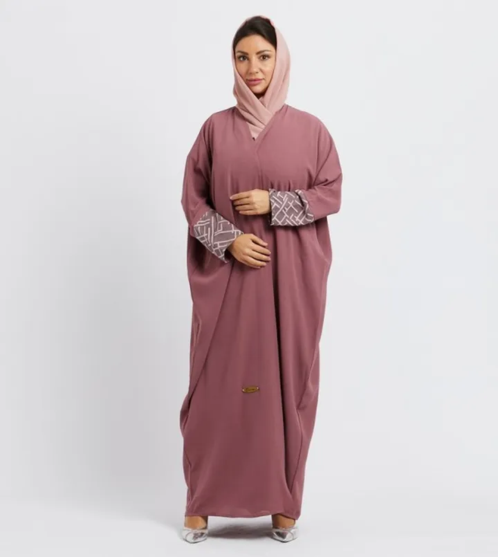 Lace Detail Crinkled Bisht Abaya