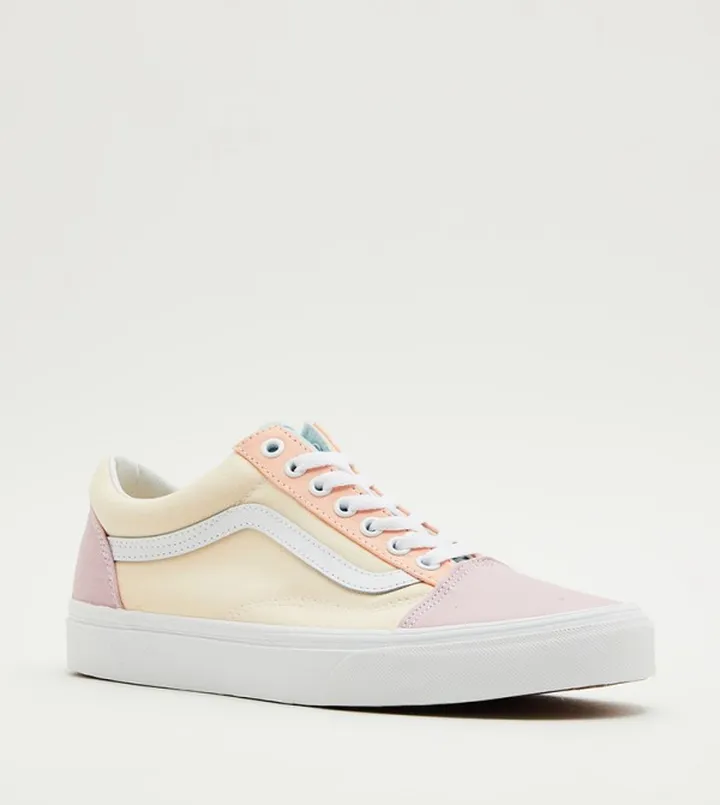 OLD SKOOL Low Top Sneakers