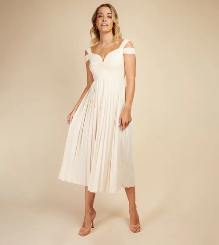 Lace Detail Pleated Dress