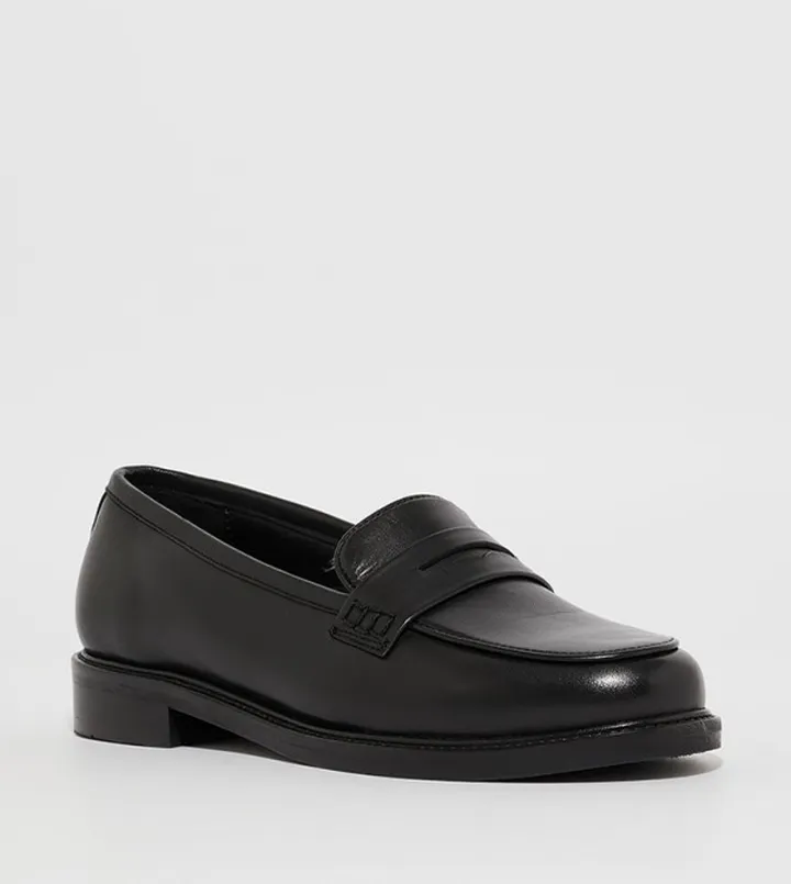 SCARLET Textured Round Toe Loafers