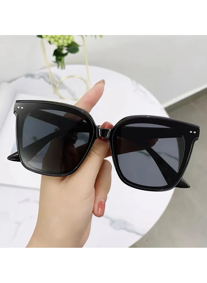 Classic UV Sunglasses for Women black