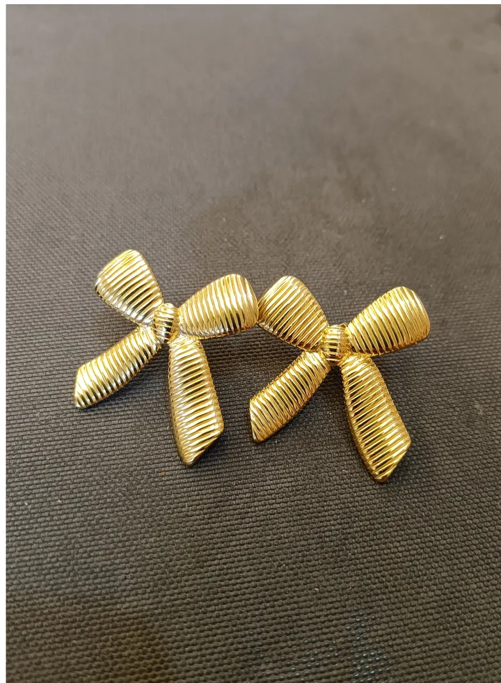 18K gold butterfly earrings