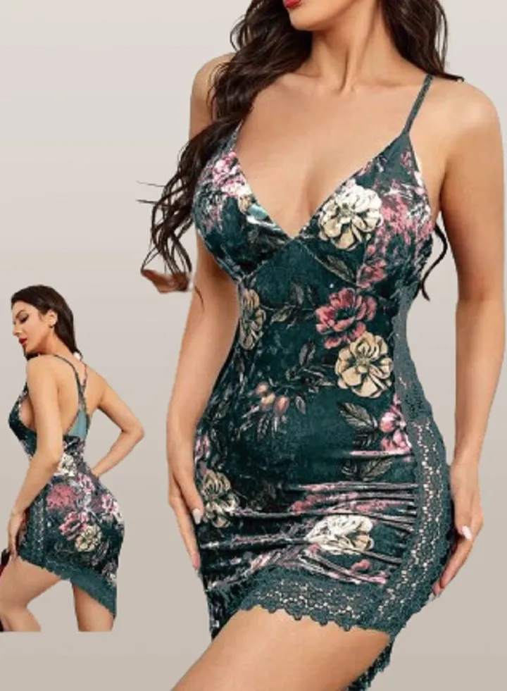 Women's velvet short lingerie with a V-neck