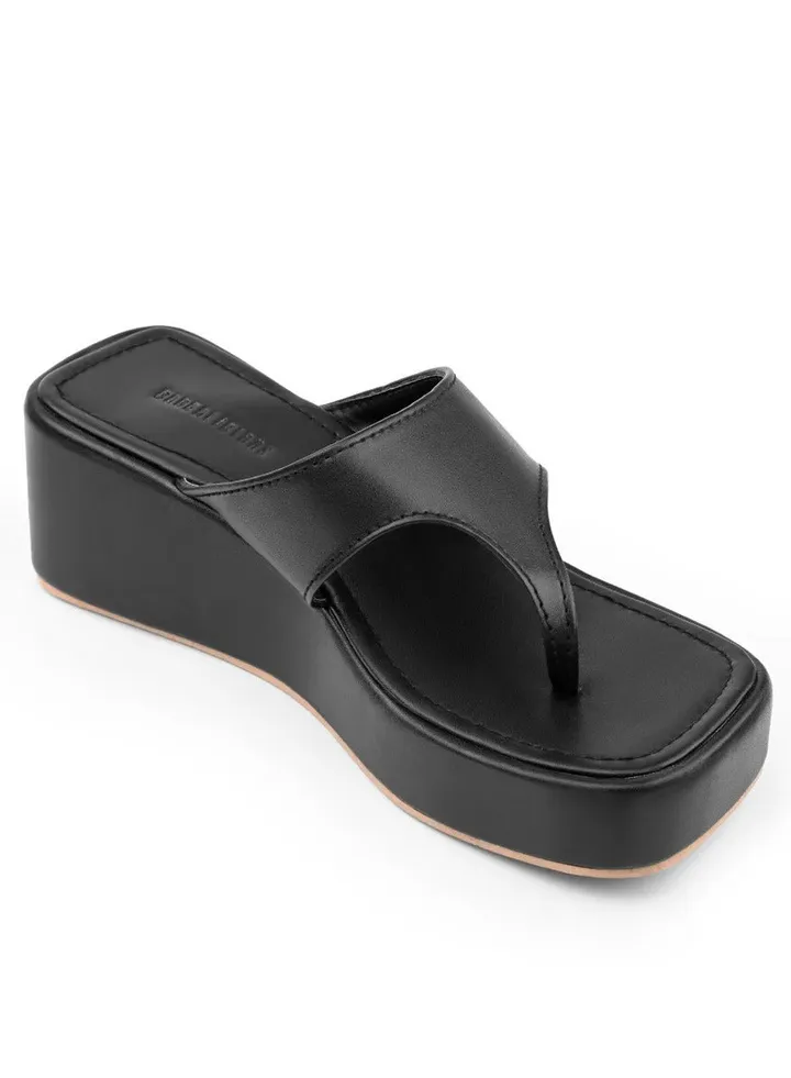 volumiosa black slippers with comfort heels for women
